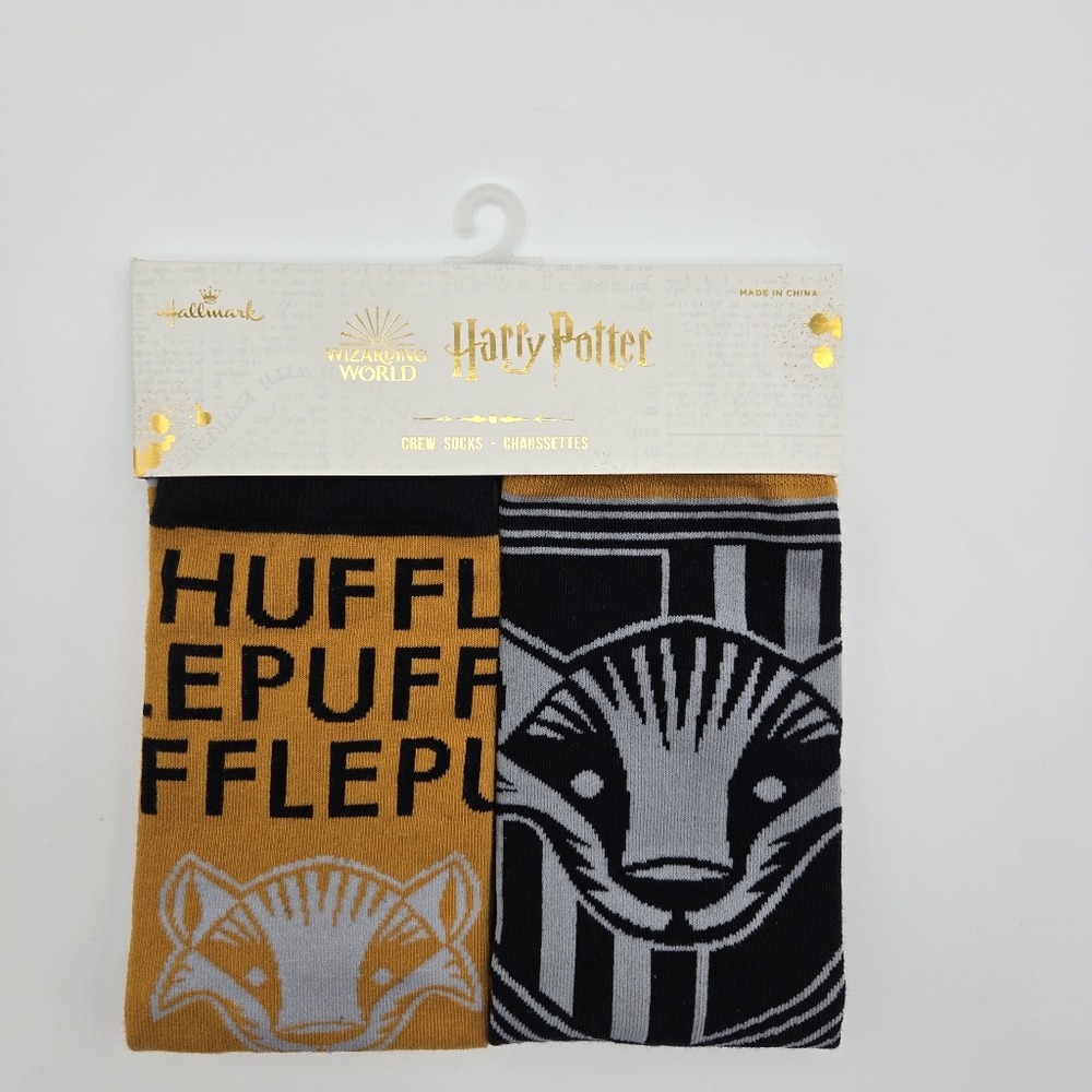 NEW Harry Potter Wizarding World Hufflepuff Novelty Crew Socks One Size Fit Most